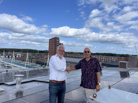 360 zonnepanelen op het dak van Aan de Slinger